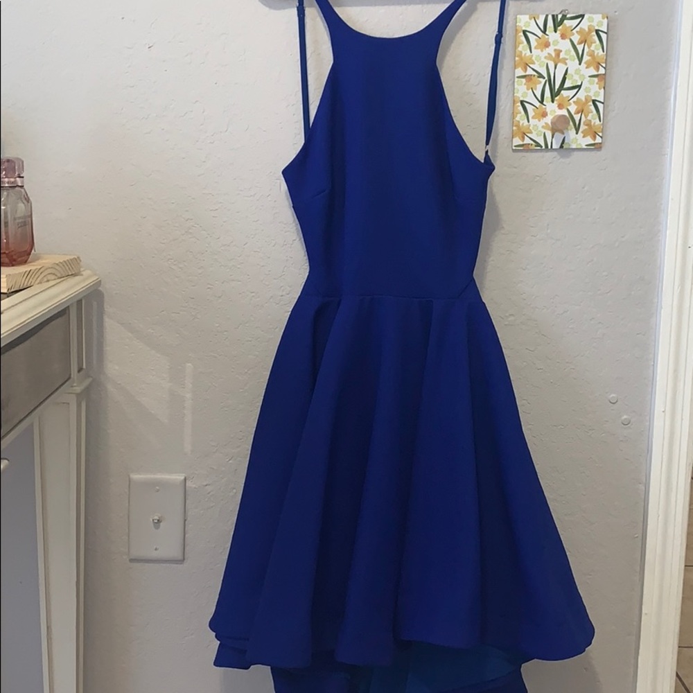 Backless dress